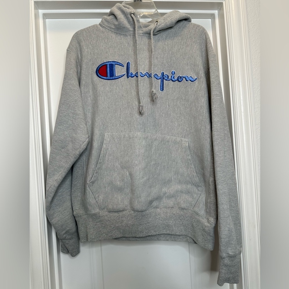 Heavy reverse weave Champion hoodies in grey size Medium